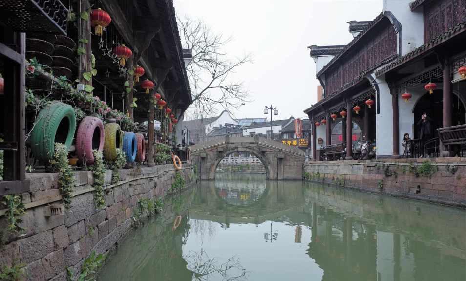 武则天一共造了18个字，17个字已被废除，仅剩的一个字却无人敢用